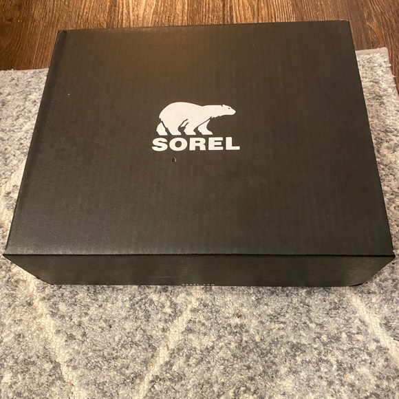 Brand New in the box, Kids Sorel Snow Boots - Picture 3 of 8